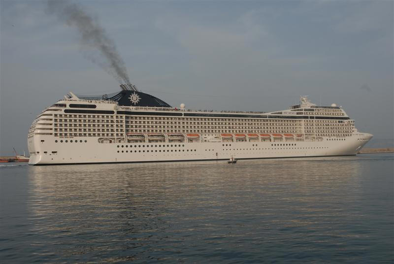 Camila Peixoto Bandeira - MSC - Musica - Murder - Cruise Ship
