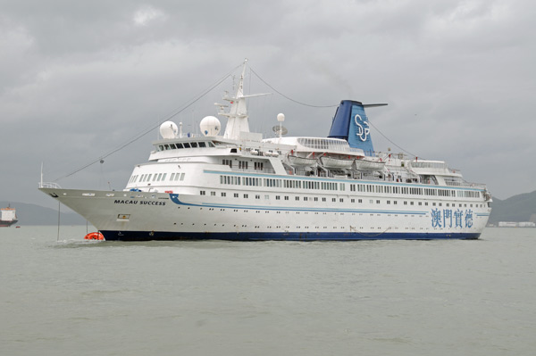 How to sneak pills on a cruise