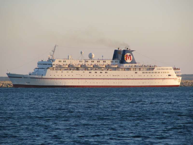 Mirage cruise ship - passenger overboard