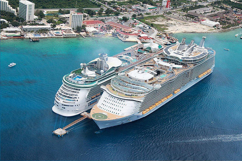 Royal Caribbean - Oasis of the Seas Cruise Ship