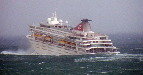 Somali Pirates - Balmoral Cruise Ship - Hijack - Attack
