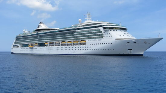 1200px-Serenade_of_the_Seas_at_Grand_Cayman1
