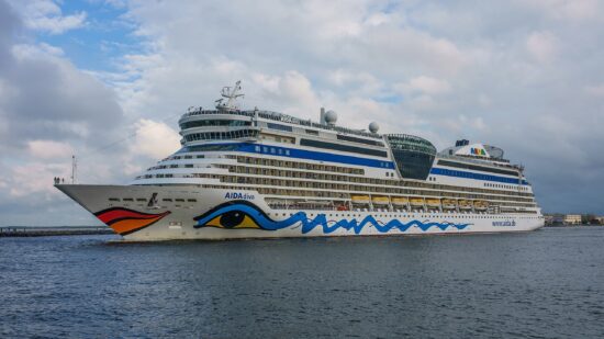 Rostock_asv2018-04_img01_Warnemuende_port