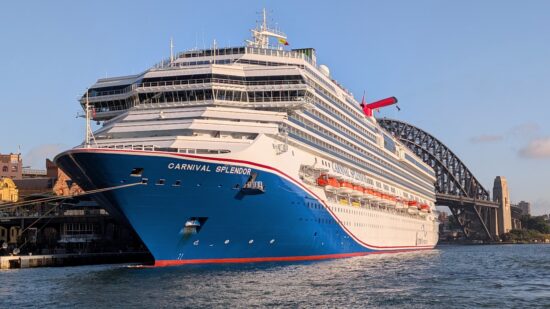 Carnival_Splendor_at_Sydney