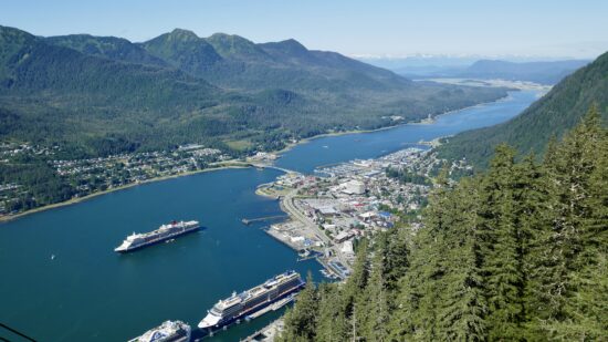 Queen_Elizabeth_(ship,_2010)_in_Juneau,_Alaska_2024-08-15