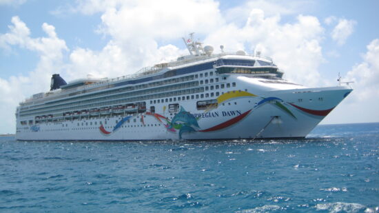 Norwegian_Dawn_-_Great_Stirrup_Cay