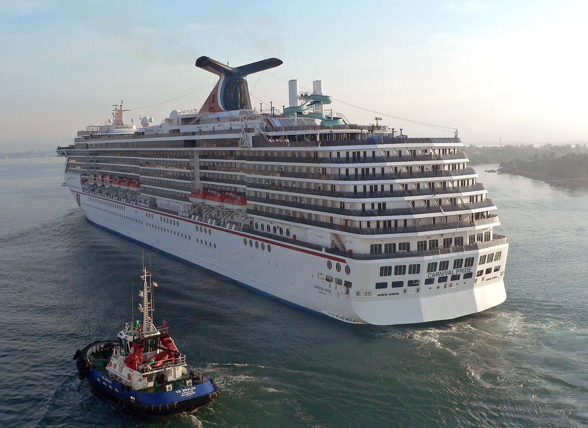 Carnival_Pride_at_Mazatlan_1