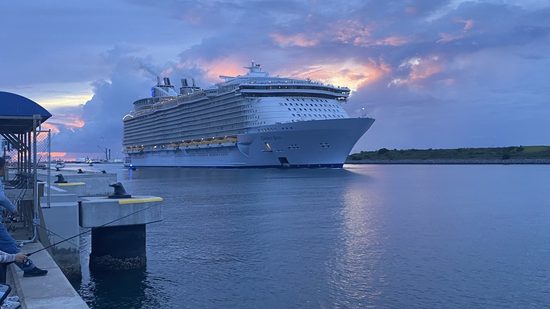 Oasis_of_the_Seas_Departs_Port_Canaveral_(September_2026)